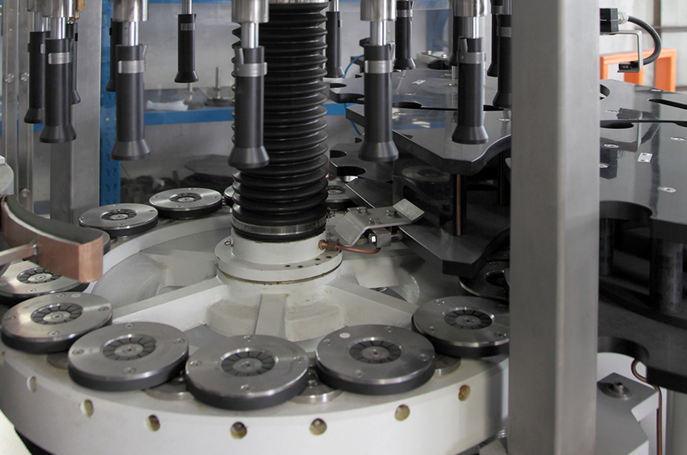 Hot melt adhesive labeller44